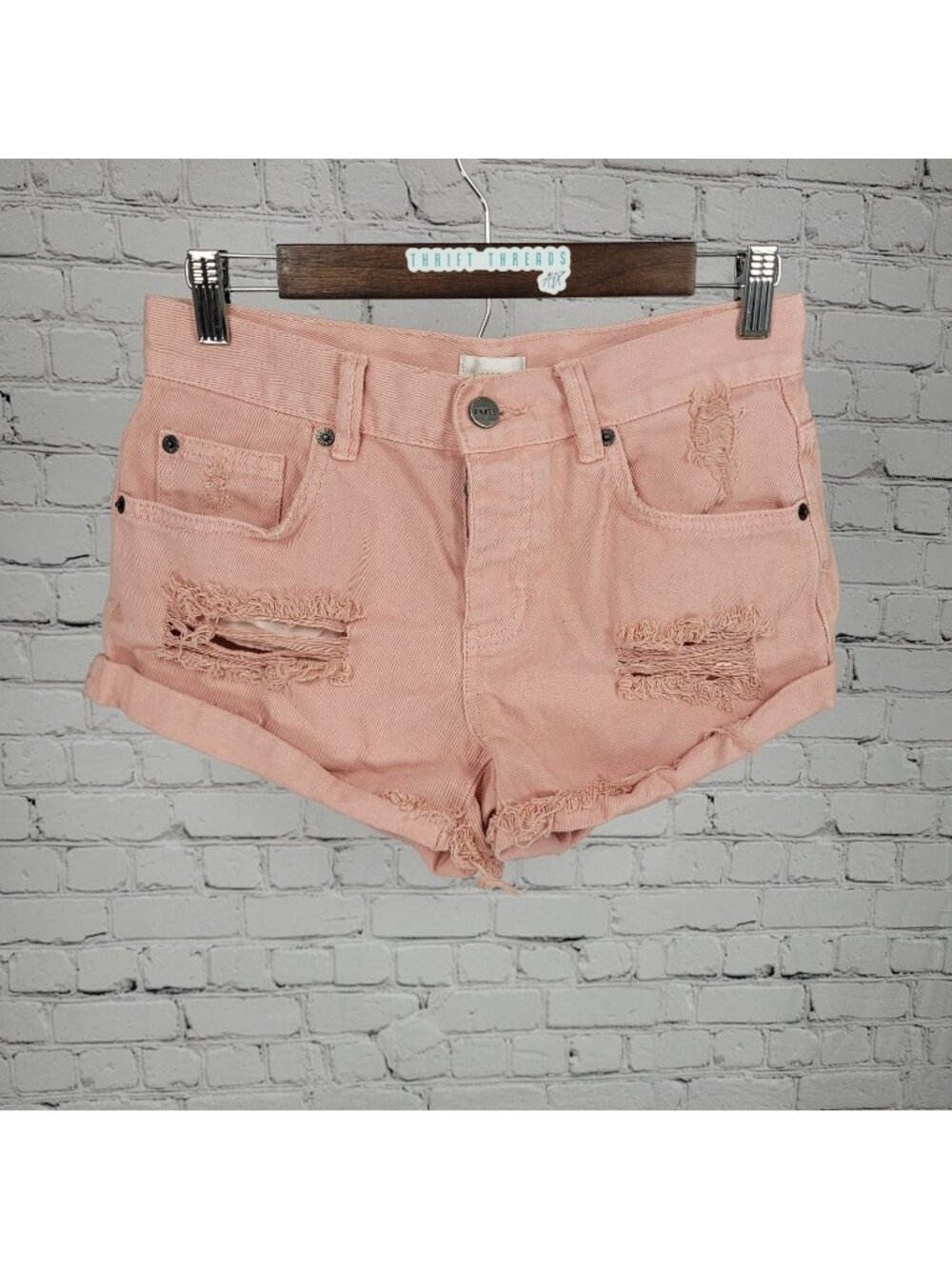 Amuse Society Pink Denim Distressed Mid Rise Cuffed Shorts Size 25 (28x3)